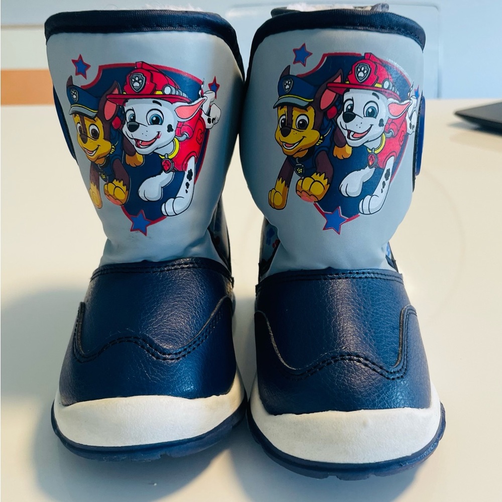 Paw Patrol Kids Snow Boots- Sz 6 kids